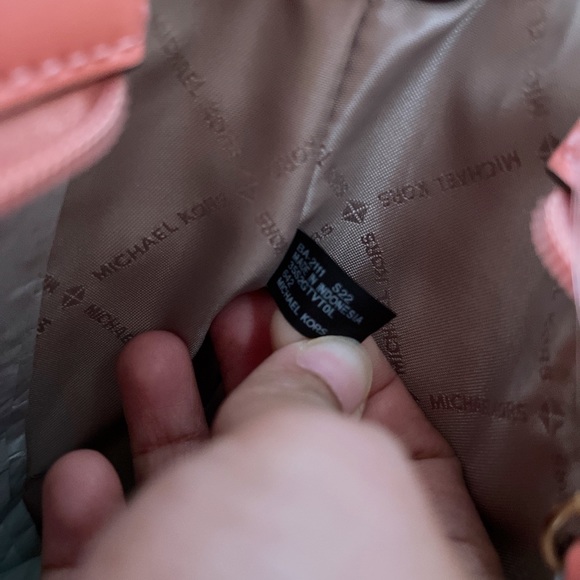 Michael Kors Jet Set Travel XS TZ Tote Bag - Picture 8 of 10